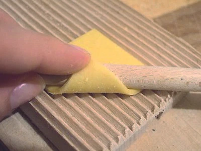 Garganelli Gnocchi Profesional Máquina de Pasta Paleta de Madera Tabla de Cresta Inclinada Foto 2 de 4