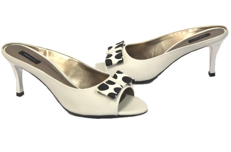 Array Women's Coco Open Toe Casual Slide Sandals in White - 8.5W