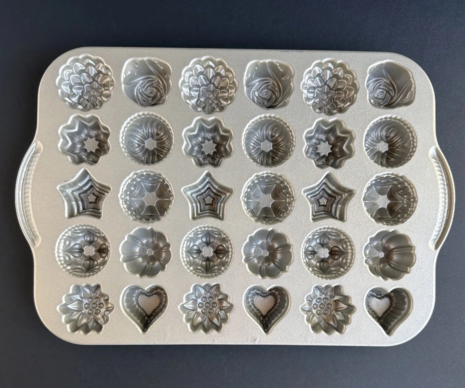 Nordic Ware USA Bundt Mini Shape Tea Cakes & Candies Unique Pan "Made In U.S.A"