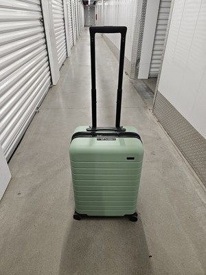 Away Carry On Light Green Lightweight Expandable Luggage TSA Lock