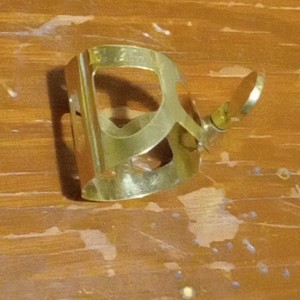 BG France UNIVERSAL JAZZ LIGATURE Gold Color Screw (Metal Alto)