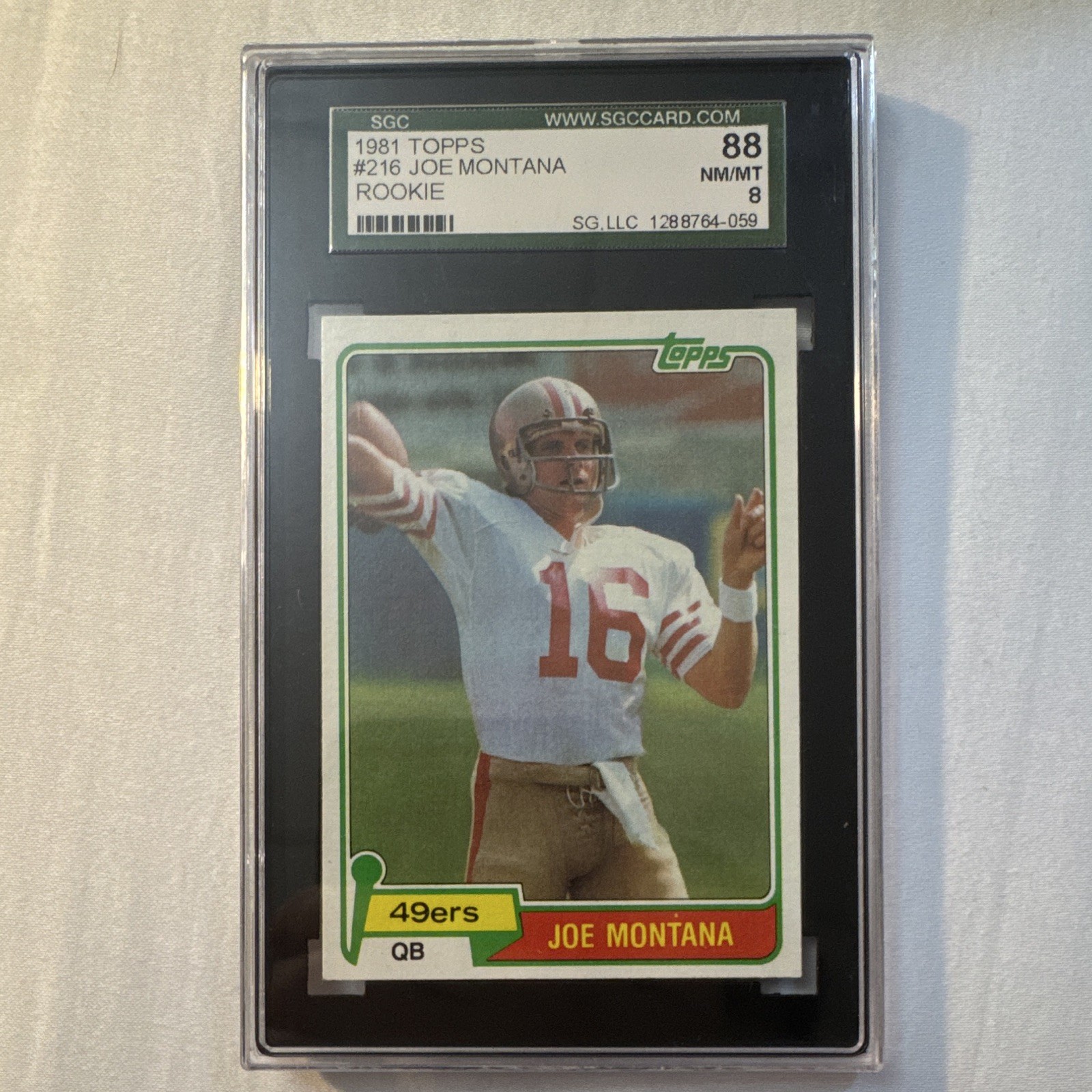 Topps 1981 Joe Montana Rookie #216 San Francisco 49ers SGC 88 NM-MT 8 view 3
