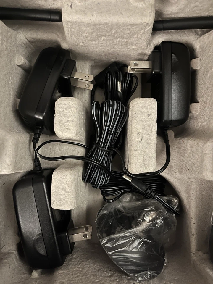 Bunker Hill Security Wireless Surveillance System 62368  2 Cameras & Monitor - Image 4 of 4