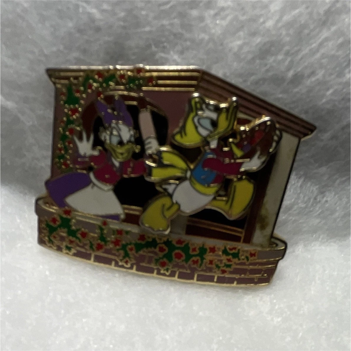 Disney Donald Duck Daisy Duck Christmas Glitter Single Pin Disney Franchise