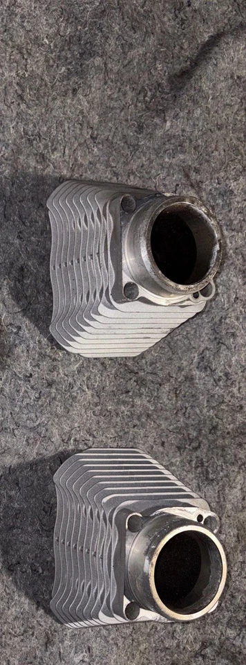 Harley Davidson Sportster 883 Cylinder Jugs & Pistons 2007–2013 OEM top end - Image 4 of 4