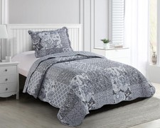 Multi Grey Flowers Patchwork Quilt Set, Twin Size