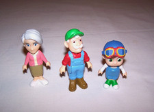 CoComelon Family Tom Tom, Grandma And Grandpa Figures 2021 Moonbug Jazwares