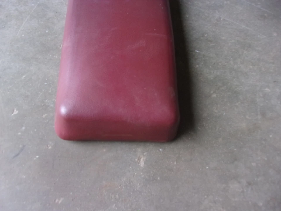 Jeep Cherokee XJ 1984 1985-1996 consola central reposabrazos tapa roja OEM Foto 2 de 4