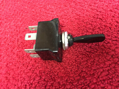 ARCOLECTRIC ON-OFF-ON 6 PRONG PLASTIC BAT HANDLE SWITCH NOS