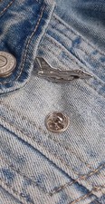 F16 Falcon Military Aeroplane, Pilot, Enamel & Metal, Lapel Pin Badge. Ref 45