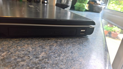 *** Spares or Repairs ONLY - Non-WORKING Toshiba Equium M50-164 LAPTOP *** - Picture 7 of 10