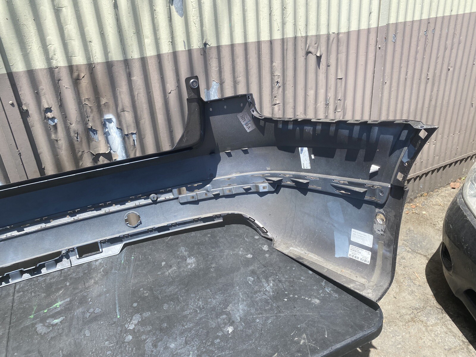 17-19 BENTLEY BENTAYGA REAR BUMPER COVER GENUINE FACTORY OEM