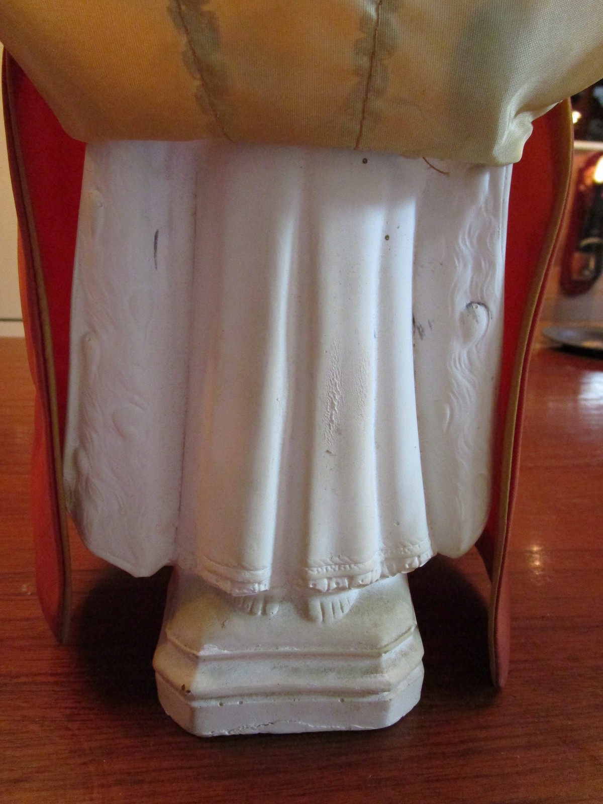 Mid Century Infant of Prague Jesus Christ chalkware statue, 12\