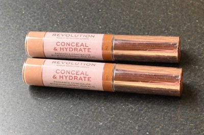 2 pk Makeup Revolution Conceal  & Define
