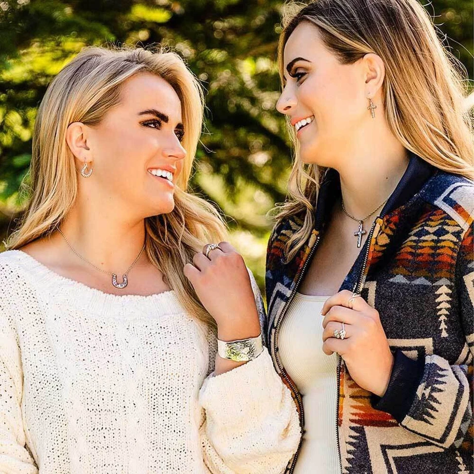 Montana Silversmiths衷心信仰十字架耳环 — 第 2/2 张图片