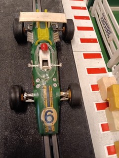 Scalextric C8 Lotus Indianápolis hecho en Gran Bretaña