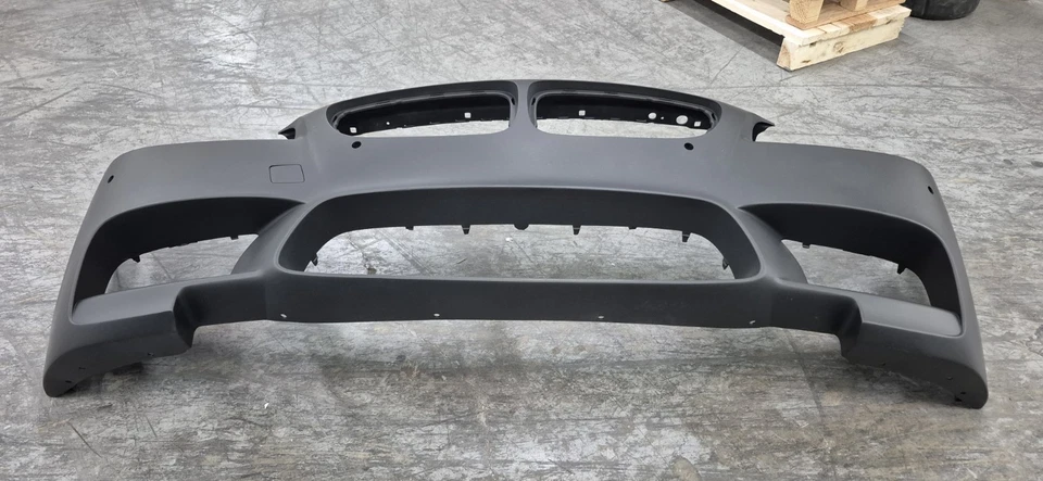 2012 2013 2014 2015 2016 BMW M5 FRONT BUMPER COVER OEM F10 - Image 4 of 4