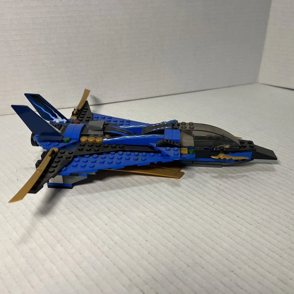 LEGO NINJAGO: Jay's Storm Fighter (9442) Usado, Completo, Sin caja/manual, Retirado Foto 3 de 4
