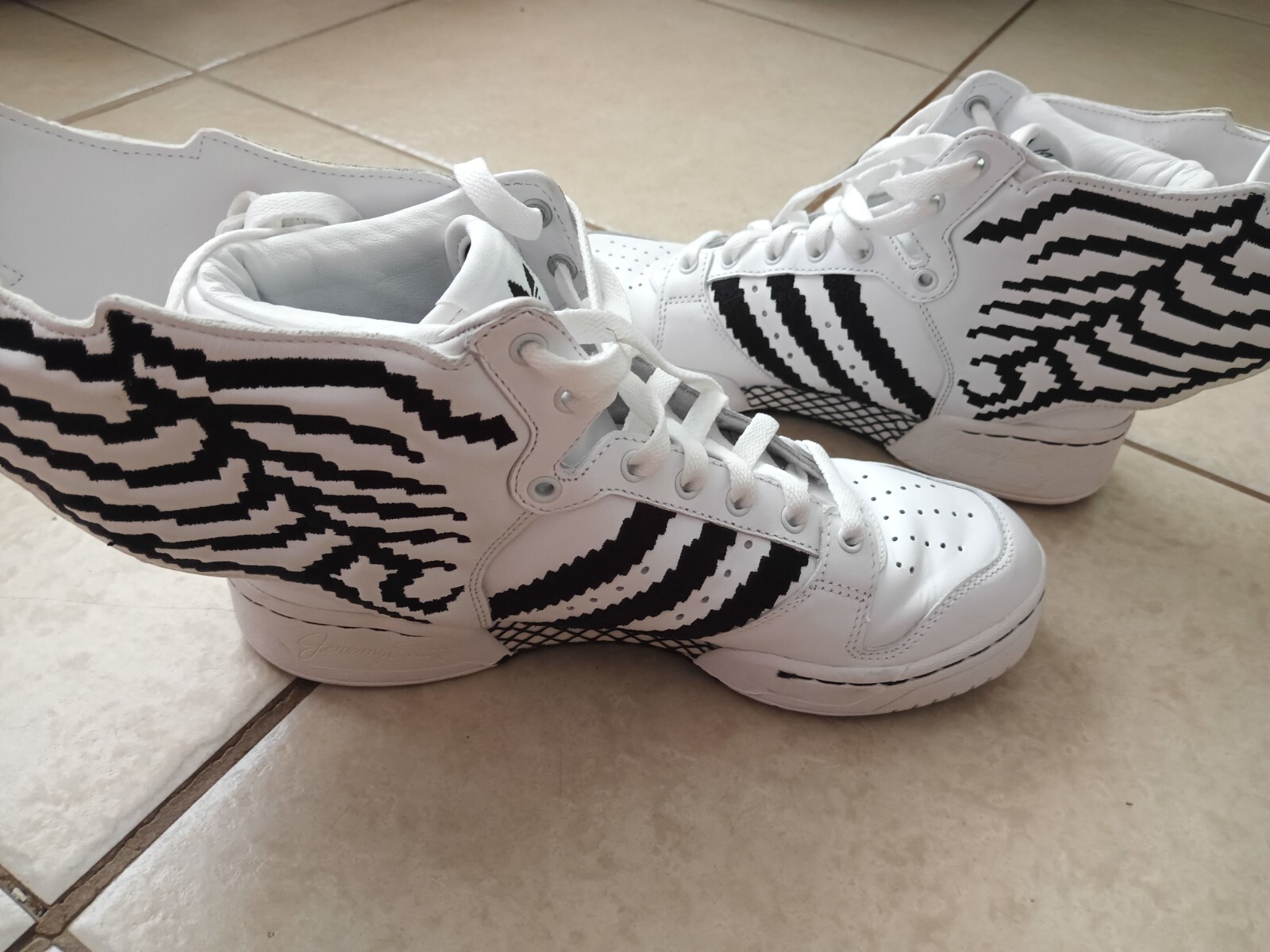 jeremy scott adidas shark