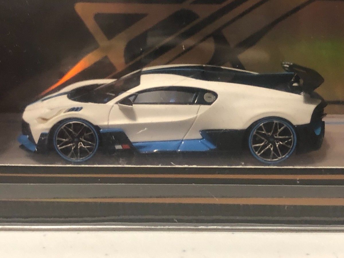 【超希少】Error 404 Bugatti Divo 1/64 299台限定 1/64 404 Error Bugatti Divo in Matte White limited 299 pcs