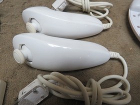 Vintage NINTENDO Wii Fit Sports Video Game Console Bundle Controllers Games