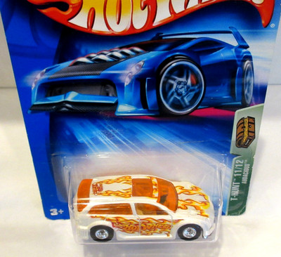 2004 HOT WHEELS TREASURE HUNTS ~AUDACIOUS FAMILY VAN With REAL RIDERS~