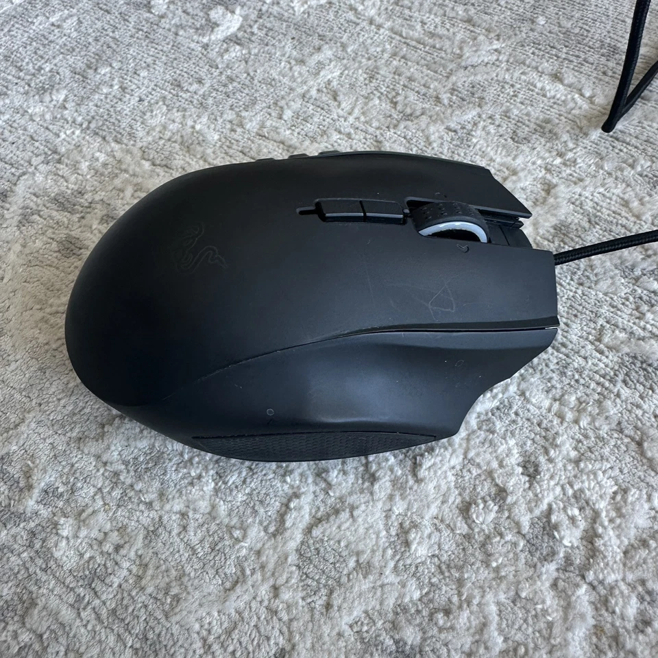 Razer Naga Epic Chroma MMO Wired Gaming Mouse Model RC30-012301 - Image 4 of 4