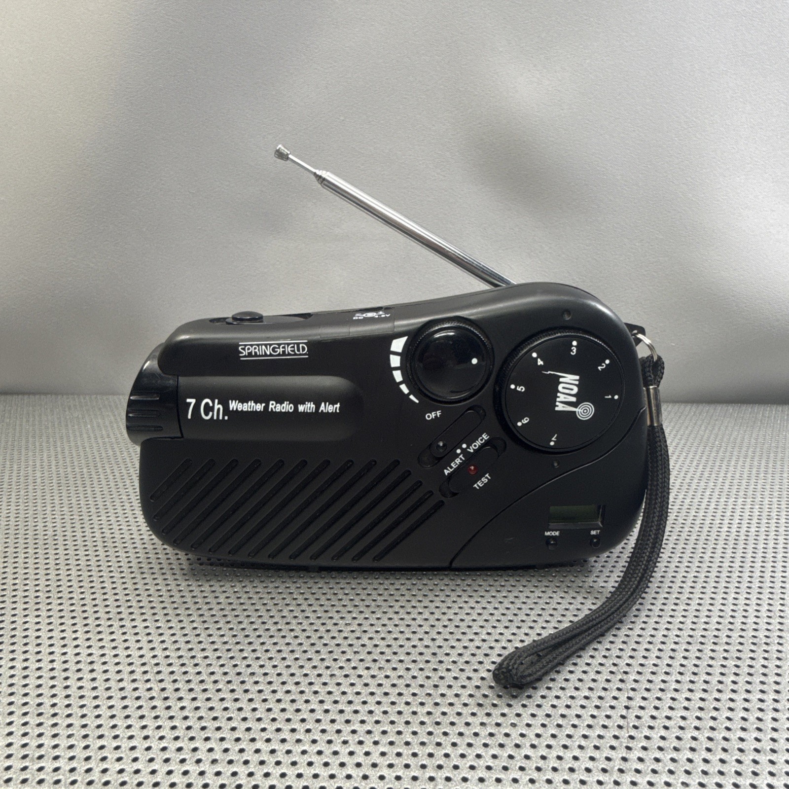 Springfield 7 Channel Weather Radio with Alert NOAA with Built-in Flashlight