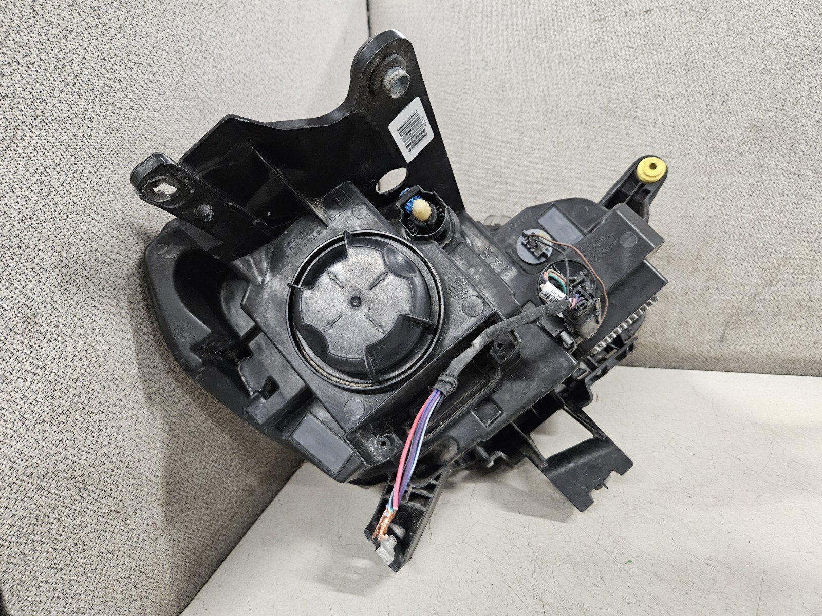 GMC Acadia Headlight Assembly 23358994 GM OEM 13-16 for sale 