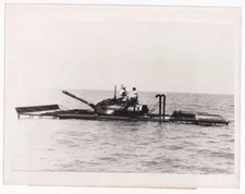 US WAR MACHINERY M 47 TANK ON DEEP WATER FLOTATION DEVICE WASH 1953 Photo Y 370