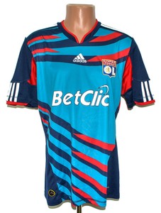 lyon away kit