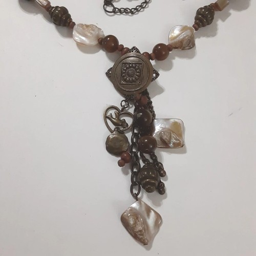 Mop Shell Wood Bead Tassel Necklace - Picture 5 of 10