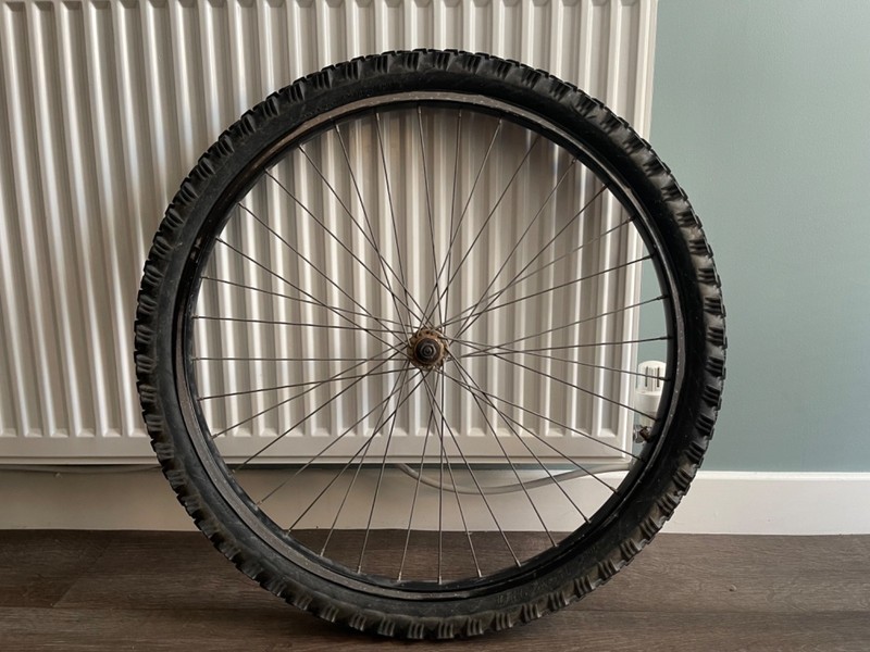 retro 26 front wheel, shimano lx hub, Van schothorst rim, tiogra psycho tyre