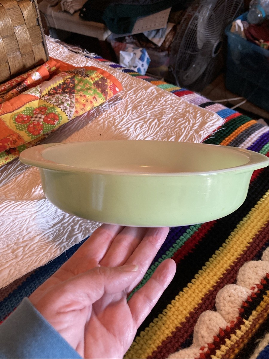 Vintage PYREX Round 8” Lime Green Cake Pie Casserole Pan Baking Dish #221