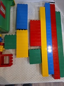 Lego Duplo 3099  green storage Tub 136 Pieces Pre-Owned 