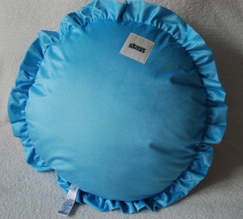 Cuscino decorativo rotondo Eleanor Bowmer blu sole velluto bordo arricciato - Foto 4 di 5