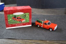 Hallmark Keepsake Ornaments - 1978 - Dodge Lil Red Express Truck - 2000 - Wbox Hallmark Keepsake Ornaments - 1978 - Dodge Lil Red Express Truck - 2000 - Wbox