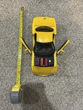 Maisto Special Edition 1:18 Scale 2001 Chevrolet Corvette Z06 Die-Cast Model - Y