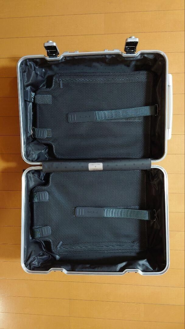 RIMOWA Rimowa hybrid cabin 37 liter suitcase white silver | eBay RIMOWA Rimowa hybrid cabin 37 liter suitcase white silver | eBay