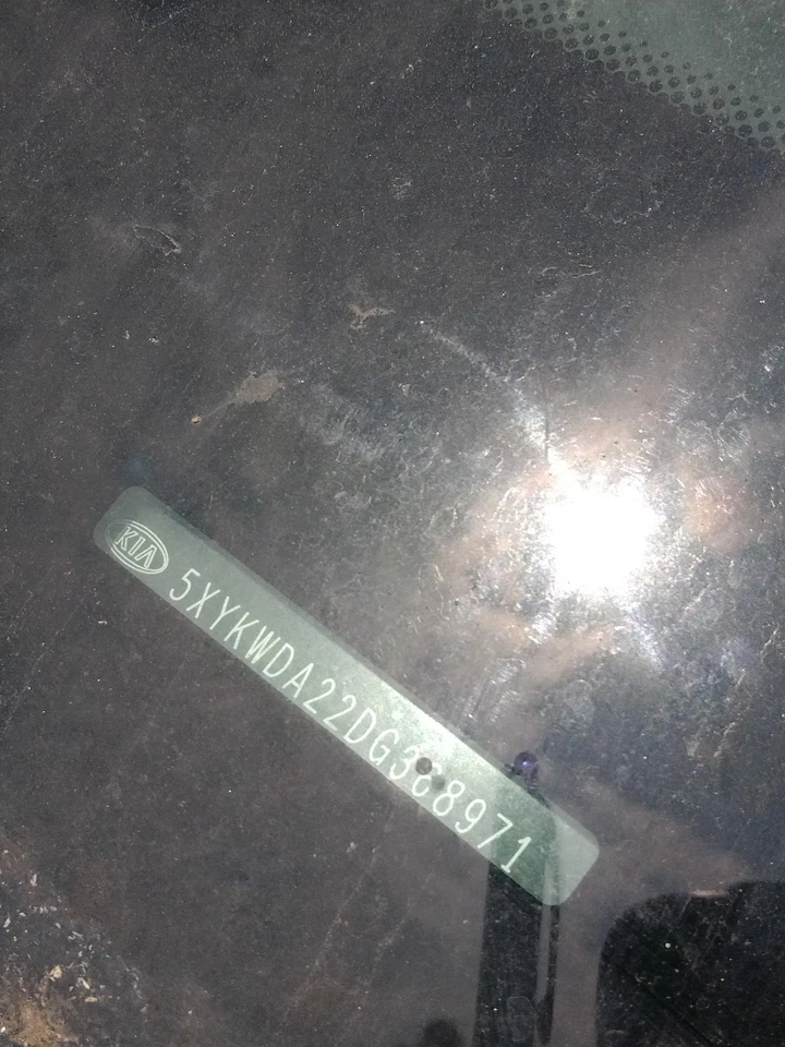 Used Deck Lid fits: 2013 Kia Sorento w/spoiler w/LED lamps Grade A — 第 3/3 张图片