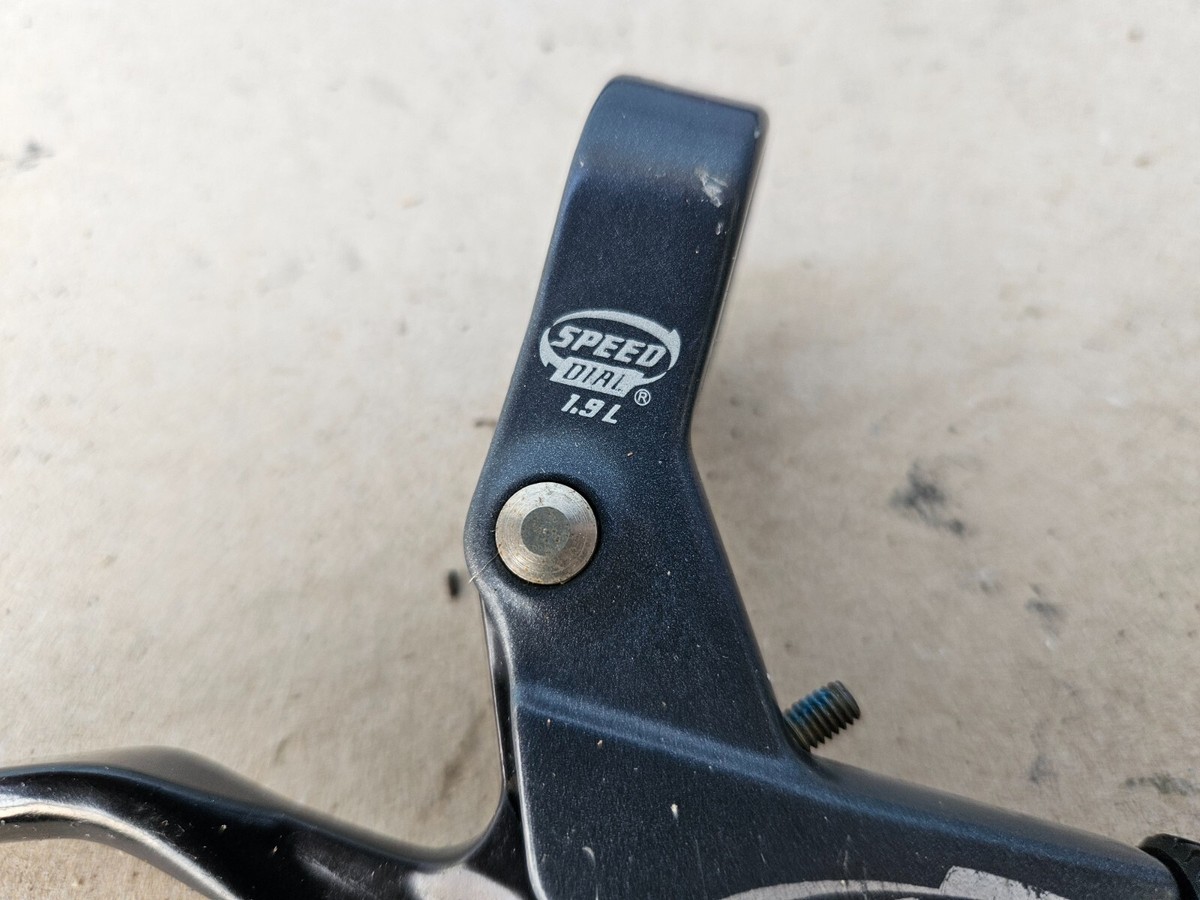Vintage 90s Avid Speed Dial 1.9L Mountain Bike Brake Levers Vintage 90s Avid Speed Dial 1.9L Mountain Bike Brake Levers