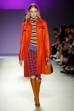Versace | Runway Spring/summer 2019 | Red Leather Coat | It 38