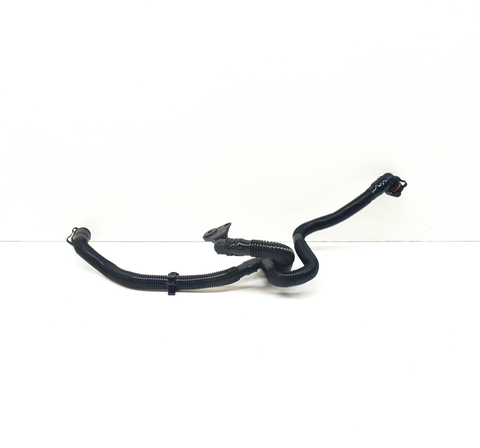 AUDI A4 B8 Cylinder Head Breather Hose 06E103217AA NEW | eBay