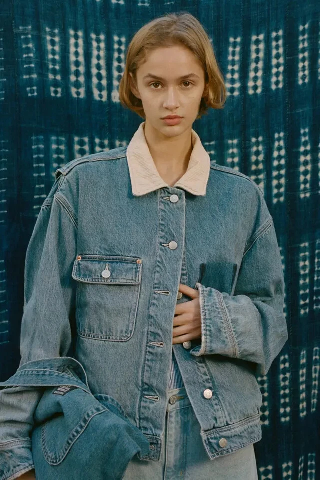 全新带标签 UO BDG Eden 女式男友复古牛仔卡车司机夹克蓝色牛仔裤 XS — 第 2/4 张图片