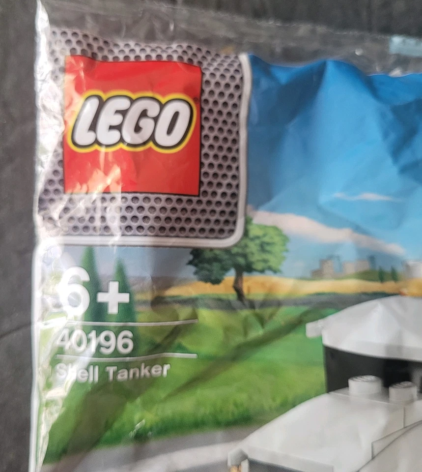 LEGO Shell 40196 V-Power Shell Tanker Truck MISB & RETIRED  - Image 2 of 3