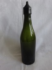 alte Glasflasche Leihflasche Brunnenverband Schraubverschluss Gr&uuml;n antik Riley