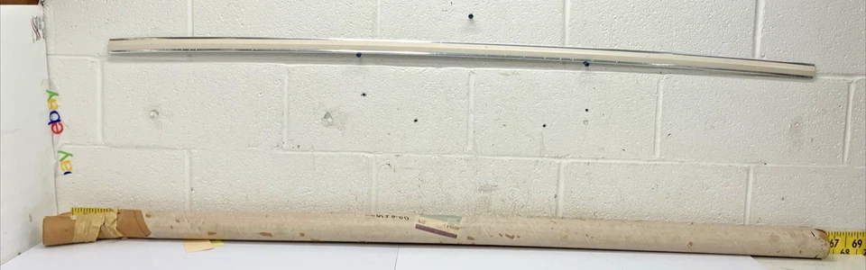 Nuevo OEM GM RH o LH 1/4 cuarto panel moldura 1154900 1976-77 Chevrolet Nova (¿Bin?? Foto 2 de 4