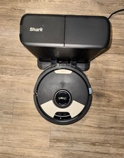 Shark Matrix Plus 2-in-1 Robot Vacuum Mop Sel...