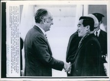 1973 William P Rogers Tran Kim Phuong Andrews Air Base Vietnam Wirephoto 8x10