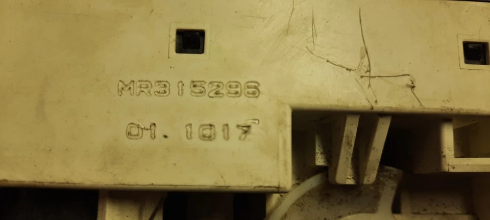 Mitsubishi Eclipse 2001 control de clima MR315296 Foto 4 de 4